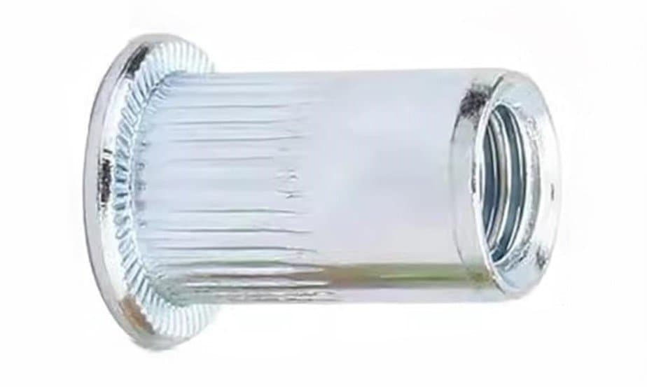 Artículo TUERCA REMACHABLE MOLETEADA AMERICANA ALA CORTA NC GALVANIZADA 3/8 de nuestra sub línea TUERCA HEXAGONAL LIVIANA G2 NC NATURAL referente a la línea tuercas